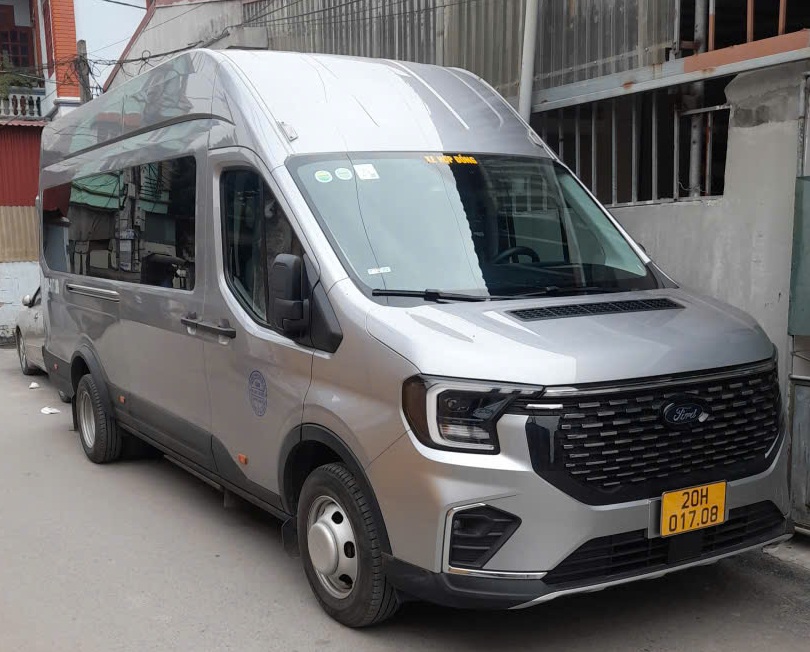xe 18 chỗ cho thuê